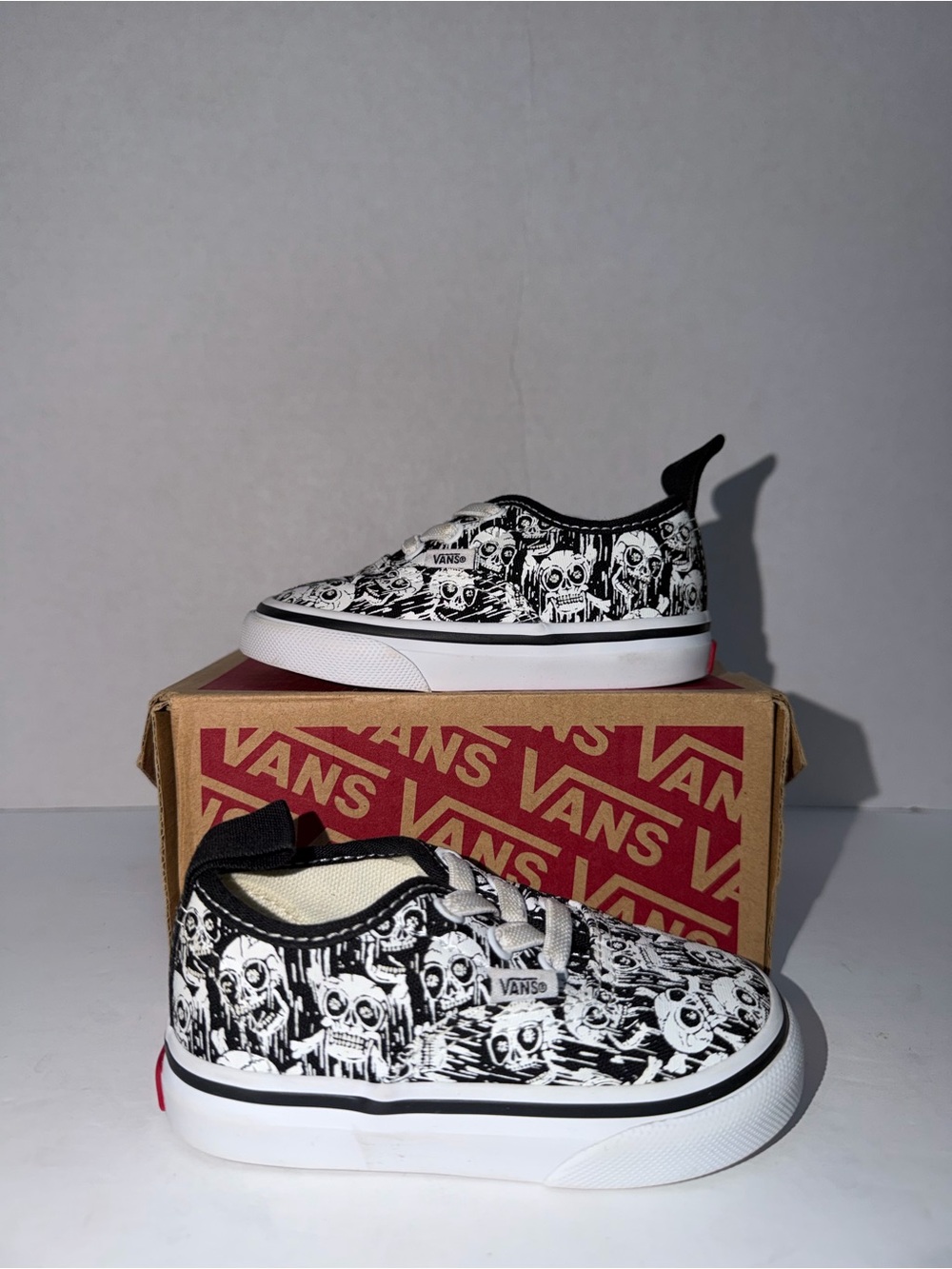 Vans Authentic Elastic Glow Skulls Toddler Shoes Size 5.0 In Black/True White